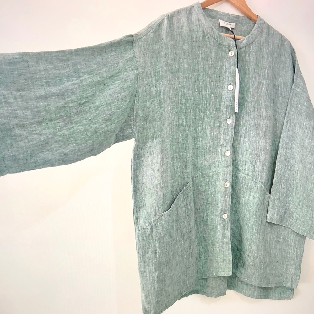 Sahara Relaxed Button-Front Linen Blouse in Seafoam Green - Picture 9 of 10